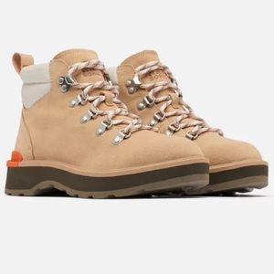 SOREL HI-LINE HIKER BOOT (NWT!)